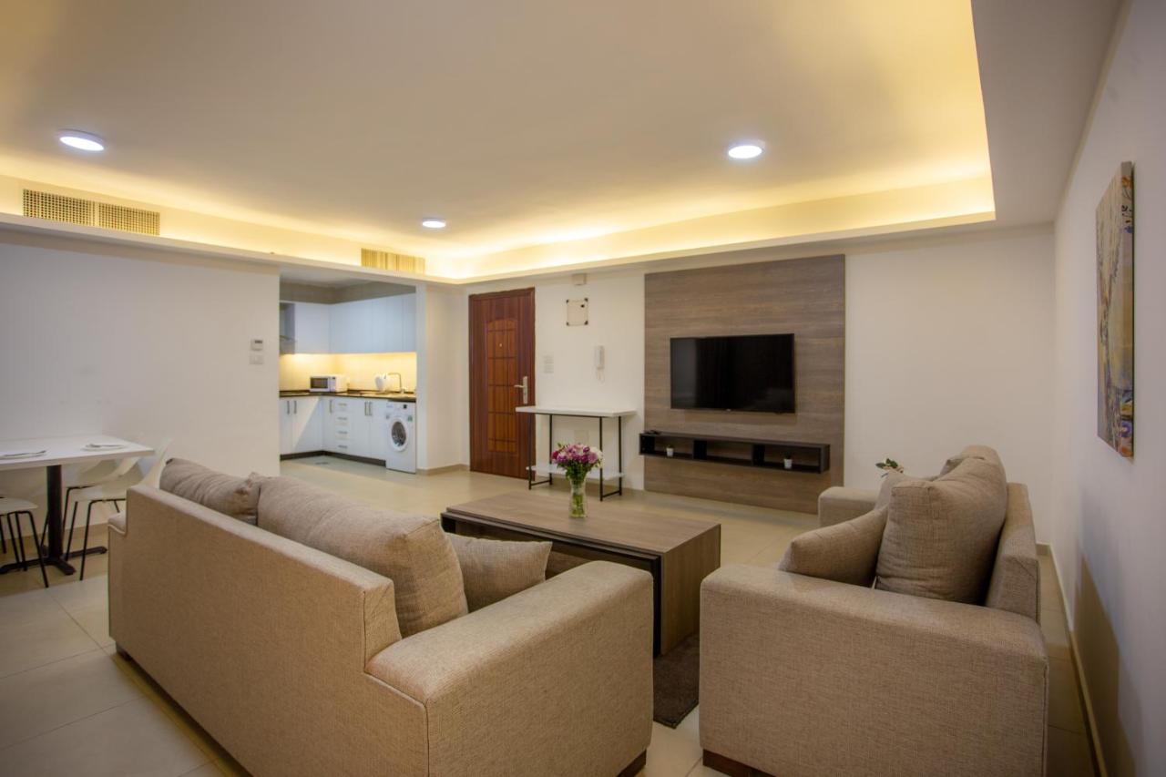 Triple A Hotel Suites Амман Экстерьер фото