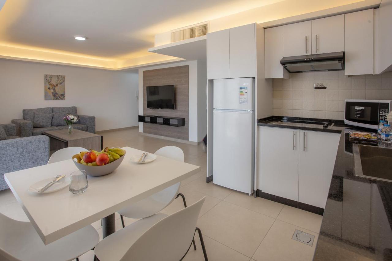 Triple A Hotel Suites Амман Экстерьер фото