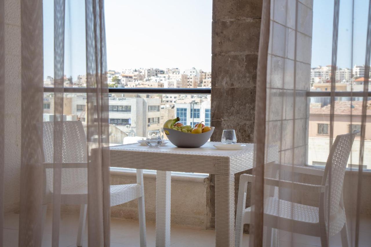 Triple A Hotel Suites Амман Экстерьер фото