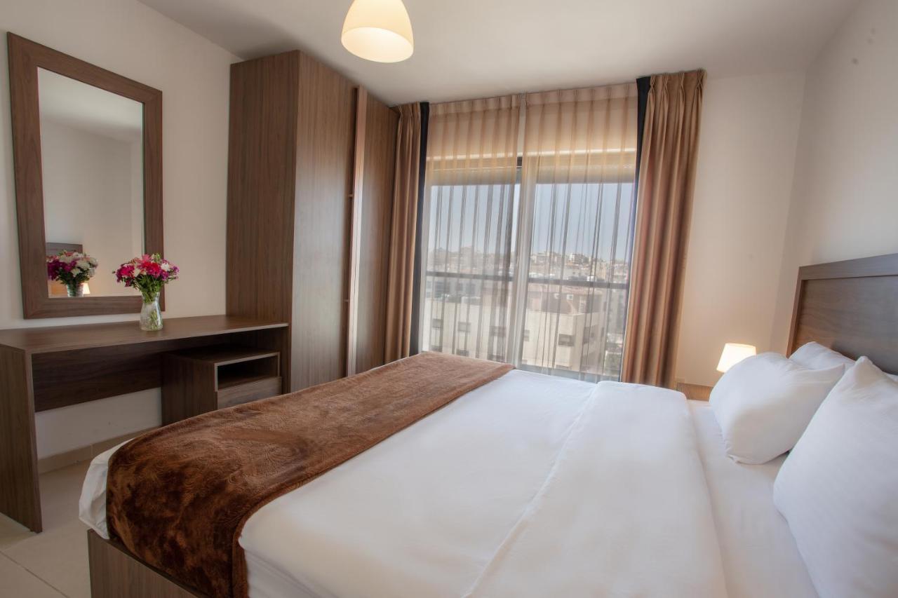 Triple A Hotel Suites Амман Экстерьер фото