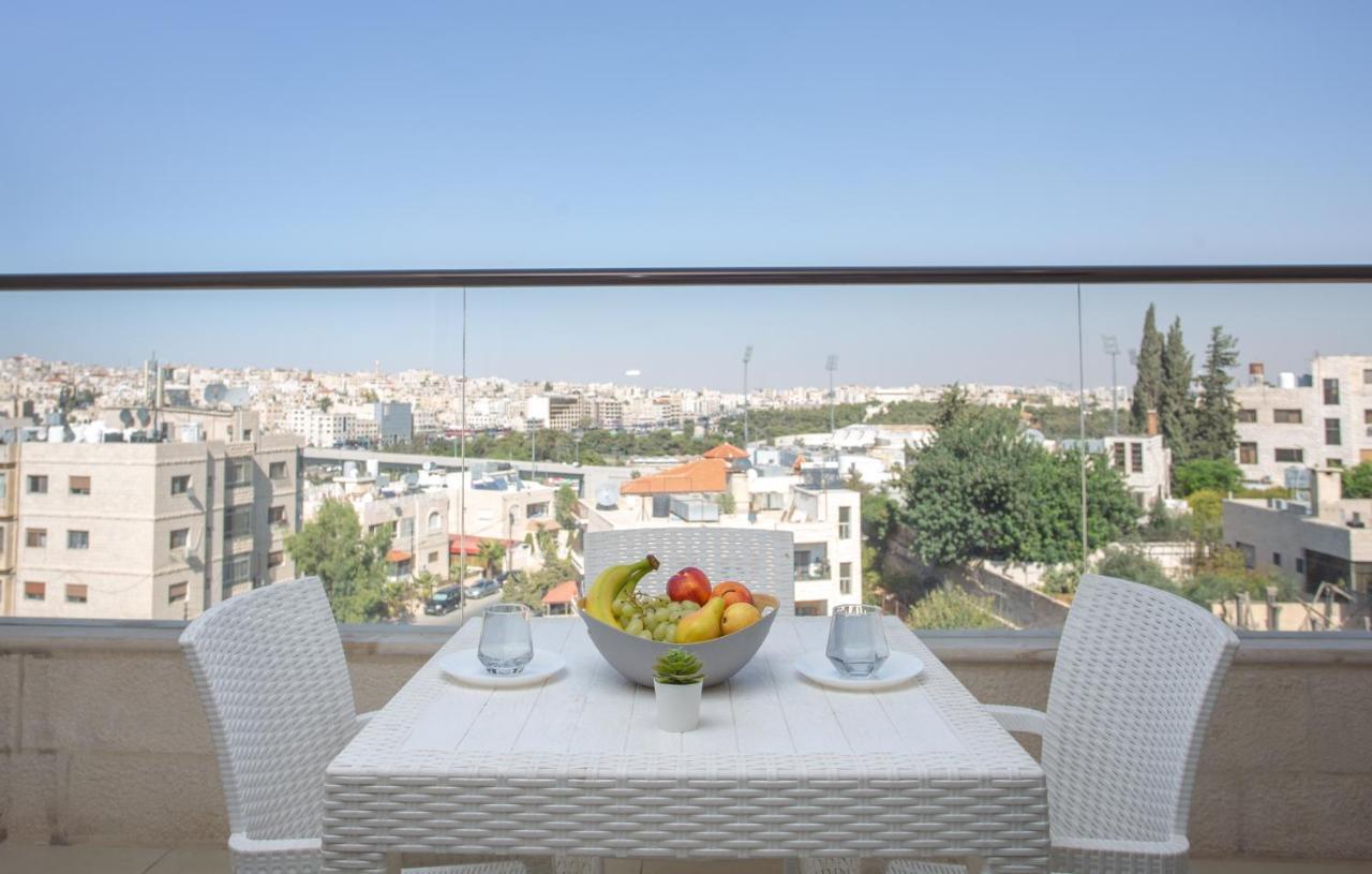 Triple A Hotel Suites Амман Экстерьер фото