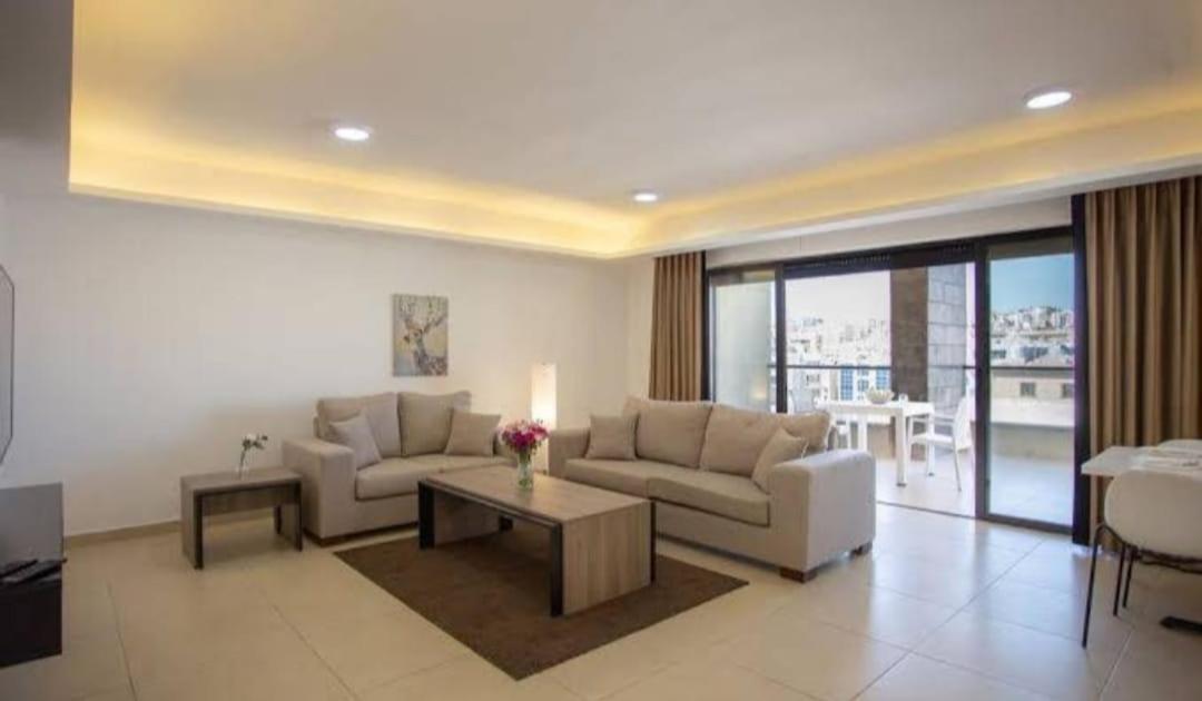 Triple A Hotel Suites Амман Экстерьер фото