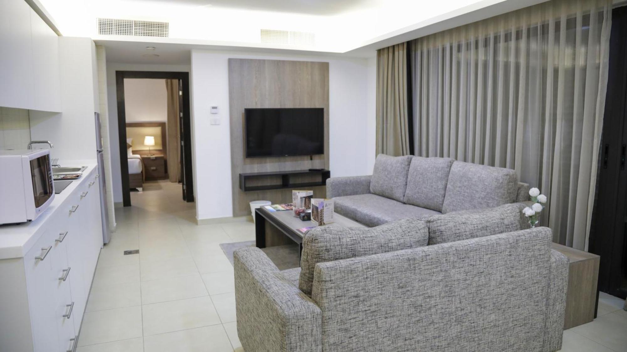 Triple A Hotel Suites Амман Экстерьер фото